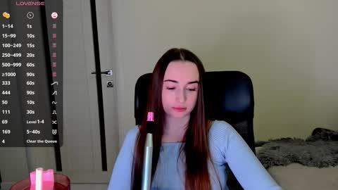 Snapshot of nikoll_s chatting on 11, 11, 2025 online show from 11, 11, 2025