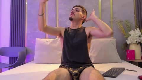 Snapshot of nikostone chatting on 12, 10, 2025 Niko Stone online show from 12, 10, 2025