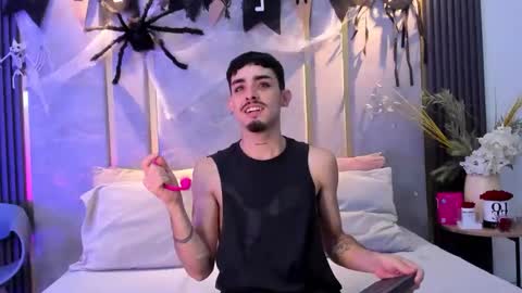 Snapshot of nikostone chatting on 25, 10, 2025 Niko Stone online show from 25, 10, 2025