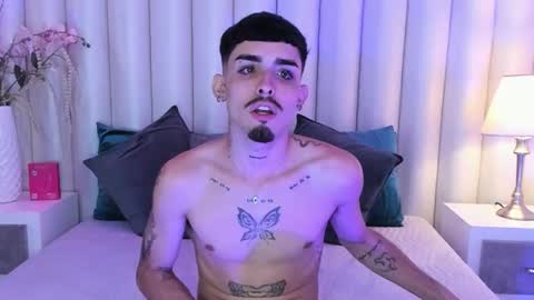 Snapshot of nikostone chatting on 30, 10, 2025 Niko Stone online show from 30, 10, 2025