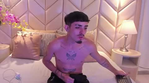 Snapshot of nikostone chatting on 13, 11, 2025 Niko Stone online show from 13, 11, 2025