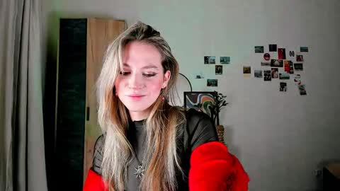 Snapshot of niky_jess chatting on 19, 12, 2024 Veronica online show from 19, 12, 2024