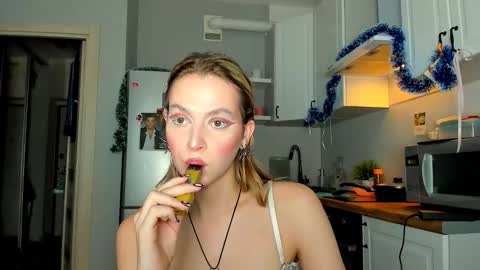 Snapshot of niky_jess chatting on 12, 1, 2025 Veronica online show from 12, 1, 2025