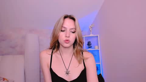 Snapshot of niky_jess chatting on 22, 1, 2025 Veronica online show from 22, 1, 2025