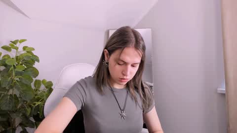 Snapshot of niky_jess chatting on 26, 1, 2025 Veronica online show from 26, 1, 2025