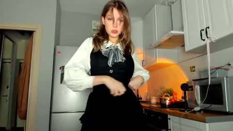 Snapshot of niky_jess chatting on 5, 2, 2025 Veronica online show from 5, 2, 2025