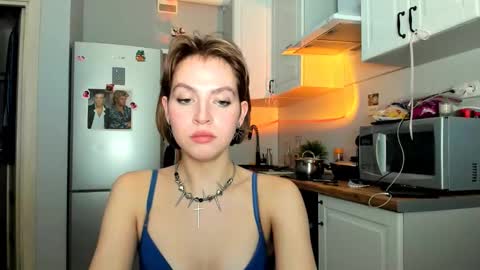 Snapshot of niky_jess chatting on 2, 3, 2025 Veronica online show from 2, 3, 2025