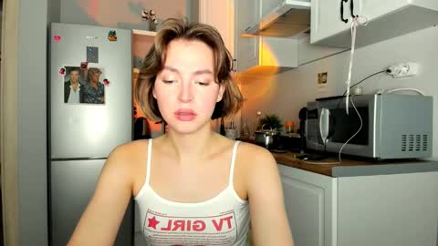 Snapshot of niky_jess chatting on 6, 3, 2025 Veronica online show from 6, 3, 2025