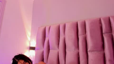 Niky Brooks online show from 12, 11, 2025