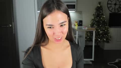 Bella online show from 5, 12, 2025