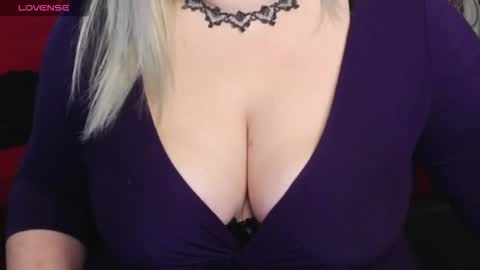 Blonde Nimpho online show from 10, 11, 2025