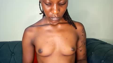 nina_bambi online show from 18, 11, 2025