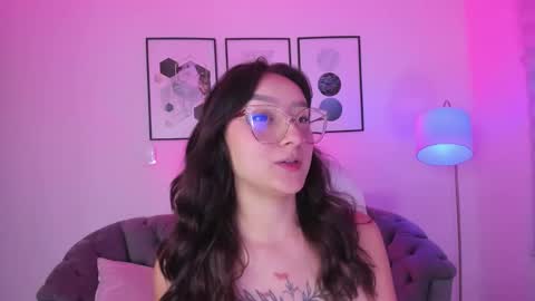 nina_collinns online show from 18, 9, 2025
