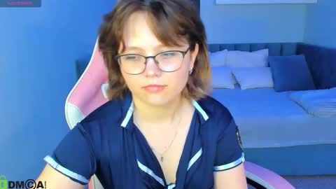 nina lunaa online show from 9, 9, 2025