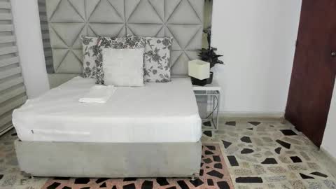  Nina  online show from 20, 10, 2025