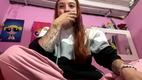 Snapshot of ninaa_fox chatting on 6, 11, 2025 Ninaa fox online show from 6, 11, 2025