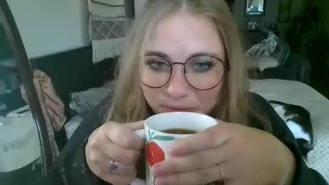 ninabeanzz online show from 10, 9, 2025
