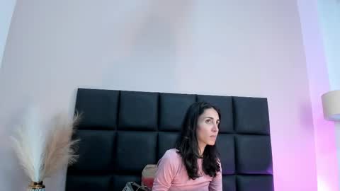 Nina online show from 12, 11, 2025