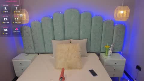 Nina  online show from 7, 1, 2026