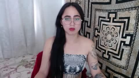 N I N A online show from 8, 2, 2025
