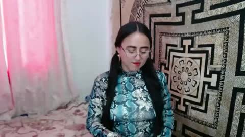 N I N A online show from 8, 10, 2025