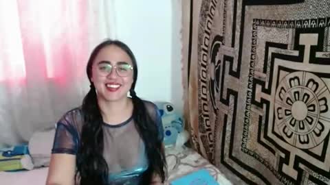 N I N A online show from 21, 10, 2025