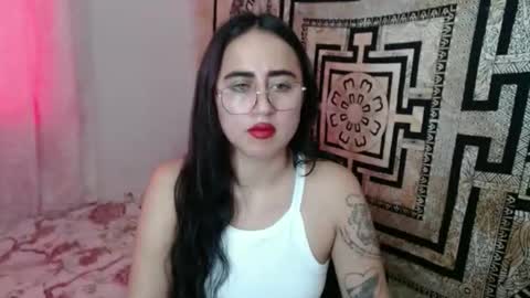 N I N A online show from 13, 11, 2025