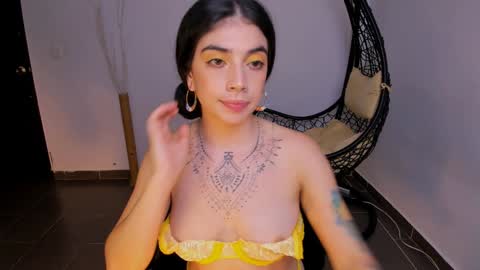 ninamonroee online show from 7, 1, 2025