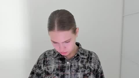 ninarihh online show from 27, 10, 2025