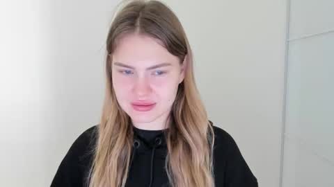 ninarihh online show from 11, 11, 2025