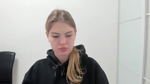 ninarihh online show from 16, 11, 2025