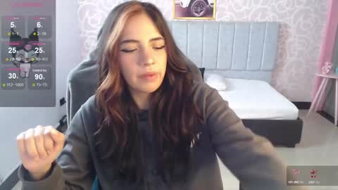 Snapshot of ninfa_ch chatting on 11, 12, 2024 Ninfa online show from 11, 12, 2024