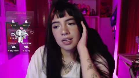 Snapshot of ninfa_ch chatting on 28, 11, 2025 Ninfa online show from 28, 11, 2025