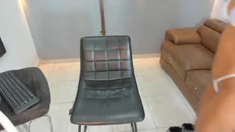 Snapshot of nini_beyker chatting on 1, 11, 2025 nini_beyker online show from 1, 11, 2025