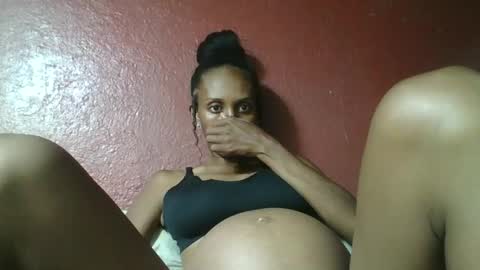 ninie246746 online show from 12, 3, 2025