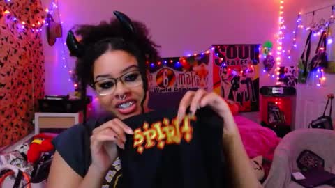Snapshot of nintendhoe_ chatting on 14, 10, 2025 kiwi online show from 14, 10, 2025