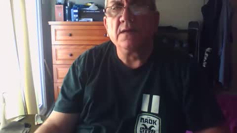 Snapshot of nionios67 chatting on 22, 10, 2025 Dennis online show from 22, 10, 2025
