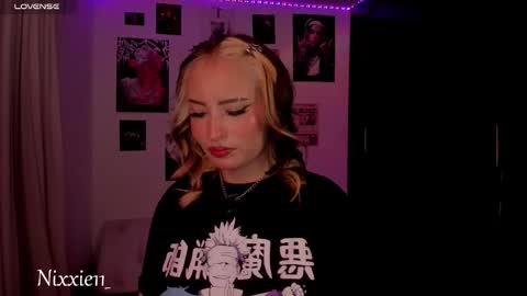 Nixxie  online show from 9, 2, 2026