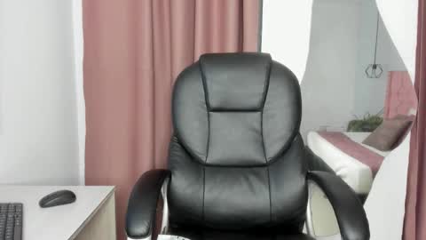 noa__blaze online show from 24, 11, 2025