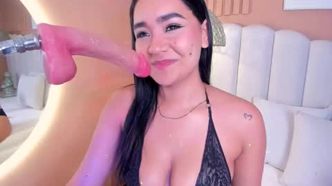 Snapshot of noa_moon chatting on 28, 3, 2026 Noa online show from 28, 3, 2026