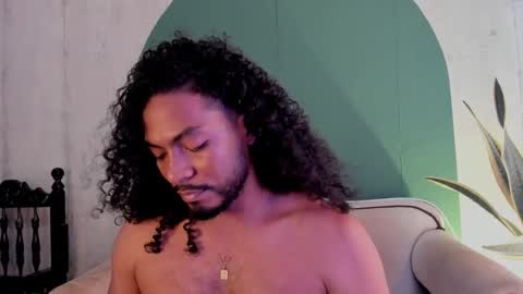 Snapshot of noah_jones__ chatting on 20, 1, 2025 Noah online show from 20, 1, 2025