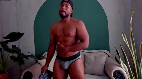 Snapshot of noah_jones__ chatting on 11, 11, 2025 Noah online show from 11, 11, 2025