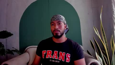 Snapshot of noah_jones__ chatting on 17, 11, 2025 Noah online show from 17, 11, 2025