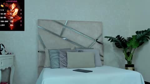 Snapshot of noahcrux chatting on 7, 1, 2025 Noah online show from 7, 1, 2025