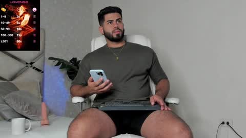 Snapshot of noahcrux chatting on 8, 1, 2025 Noah online show from 8, 1, 2025