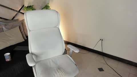 Snapshot of noahcrux chatting on 8, 2, 2025 Noah online show from 8, 2, 2025