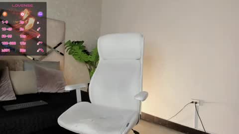 Snapshot of noahcrux chatting on 9, 2, 2025 Noah online show from 9, 2, 2025