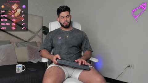 Snapshot of noahcrux chatting on 24, 2, 2025 Noah online show from 24, 2, 2025