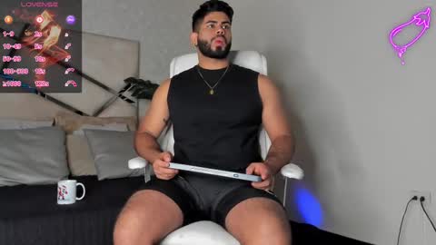 Snapshot of noahcrux chatting on 26, 2, 2025 Noah online show from 26, 2, 2025