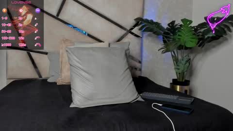 Snapshot of noahcrux chatting on 26, 2, 2025 Noah online show from 26, 2, 2025